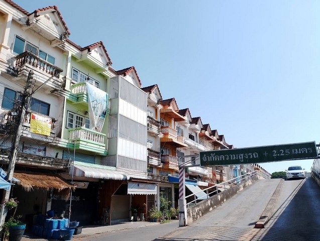 ขายอาคารพาณิชย์ 3  ชั้นครึ่ง ในตลาดบ้านคลอง  อ.เมือง  จ.พิษณุโลก   ZN591