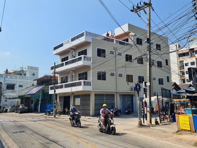 ขายหอพัก พัทยาใต้ ซอยกอไผ่2 ทำเลดีมาก ติดถนน อยู่หัวมุม เหมาะแก่การลงทุน มีผู้เข่าเต็มทุกห้อง ในอำเภอบางละมุง ชลบุรี