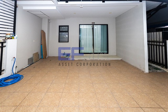 ขายทาวน์โฮม กานดา เพลส วงแหวน-ลำลูกกาคลอง6 หลังมุม