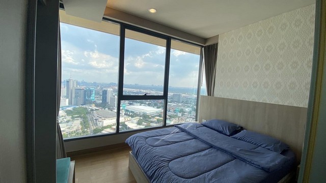 The Lumpini 24 is private, peaceful, livable, 39th floor, BTS Phrom Phong.***Service for selling/renting houses, condos and giving advice. If interested, contact at any time***Interested in additional details or pictures or making an appointment to see the room?Contact Ekachai (Aui)T. 089-799-5598Line ID: @auiauiaui001 (add @ in front)Room type: 2 bedrooms, 2 bathroomsSize 55 sq m., 39th floorNew, clean room, beautifully decorated, ready to move in.details-------------------------------------------------- ------------Rental price: 40,000 baht/month-------------------------------------------------- ------------* Complete electrical appliances- Air conditioning- fridge- TV- washing machine-------------------------------------------------- ------------*Nearby important places (Based on information from Google Map)- Theptarin Hospital 1.6 km.- Bangkok University 2.8 km.- Emporium 850 m.- EmQuatier 1.9 km.- Benjasiri Park 1.2 km.-------------------------------------------------- -----------