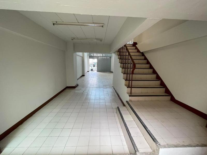 CH948 ให้เช่าอาคารพาณิชย์ 4 ชั้น ย่านประชาชื่น แหล่งทำเลค้าขาย​  เหมาะสำหรับทำธุรกิจ