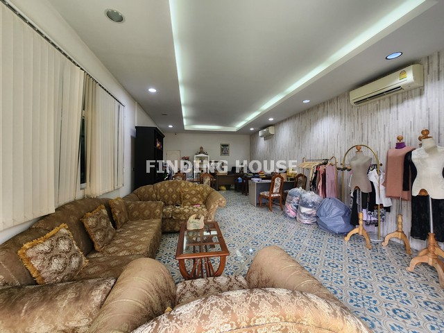 ขายที่ดินพร้อมโกดัง 2 ชั้น ขนาด 112 ตร.ว. ซอย 33 สายไหม ใกล้ตลาดเอซี