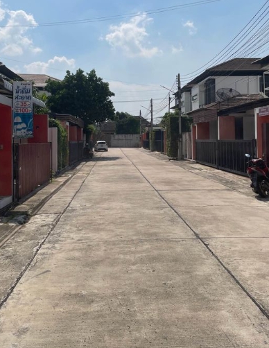 ให้เช่าและขายบ้านแฝด 2 ชั้น หมู่บ้านฟอเรสต้า9 ซอยวัดท่ากระดาน(ตรงข้ามวัดบางละมุง) ชลบุรี