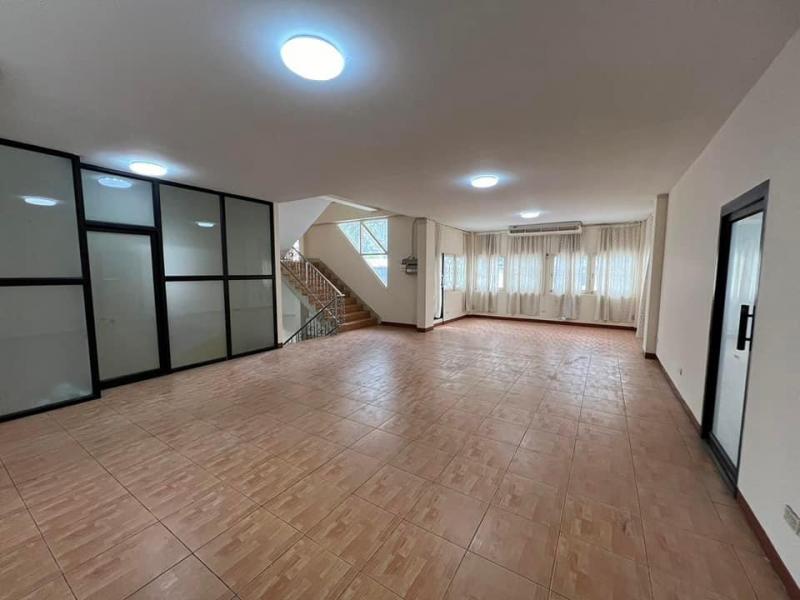 CH946 ให้เช่าบ้านเดี่ยวกลางสาทร ขนาดใหญ่ 4 นอน ย่านสาทร ช่องนนทรี สวนพลู นราธิวาสราชนครินทร์