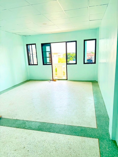 ตลาดพระเงิน 2กม.กันตนา ให้เช่าอาคารพาณิชย์ 3 ชั้น 23ตรว. 214ตรม. 3นอน 3น้ำ 1-2จอดรถ ติดถนน ตลาดบางคูลัด