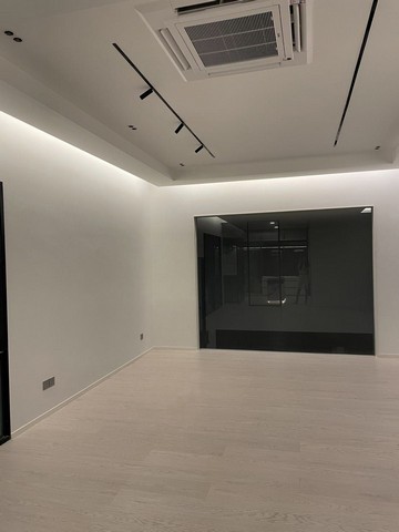 ขายบ้านหรู บ้าน 3 ชั้น หมู่บ้านนันทวัน  ถนนกรุงเทพกรีฑา ติด รร. Wellington international school