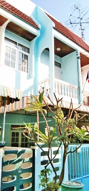 บิ๊กซี วงศ์สว่าง  ใกล้ มีรถเมล์ MRT วงศ์สว่าง ให้เช่าทาวน์เฮาส์ 2 ชั้น เฟอร์ครบ 17ตรว. 130ตรม. 8,998B-M 3นอน 2น้ำ 1จอดรถ 3แอร์Big C Wong Sawang.MRT Wong Sawang 2-story townhouse for rent fully furnished 17sq.wa. 130sq.m. 8,998B-M 3bed 2bath 1parking 3A/C near bus stops ซอยวงศ์สว่าง13-27 ถนนวงศ์สว่าง วงศ์สว่าง บางซื่อ กรุงเทพ17sq.wa.130sq.m.3 ห้องนอน 2 ห้องน้ำ1 ห้องครัว1 ห้องนั่งเล่น1 จอดรถ3 แอร์สถานที่ใกล้เคียงตลาดสด​ วงศ์สว่าง ( 1 กม. )บิ๊กซี วงศ์สว่าง ( 1 กม. )MRT วงศ์สว่าง ( 1.5 กม. )โรงเรียนสอ�