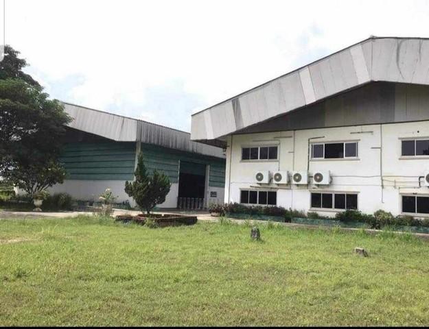 BS106 ขายหรือเช่าโรงงาน พร้อมอาคารออฟฟิศ โนนสมบูรณ์ บ้านแฮด  ขนาด12 ไร่ ติดถนนมิตรภาพ จังหวัดขอนแก่นติดต่อ : - คุณสราวุฒิ Tel. 0994108945   Line : 0994108945  ขายราคา 22,000,000 บาท ค่าโอนคนละครึ่งเช่าราคา 80,000 ต่อเดือน ประกัน 2 เดือน ล่วงหน้า 1 เดือน สัญญา 3 ปีเนื้อที่ 12 ไร่ 2งาน 97 ตารงวาพื้นที่ใช้สอย 5,097 ตารางเมตร-มี 2 อาคาร-ไฟฟ้า 3 เฟส-รถใหญ่เข้าได้-พื้นที่รองรับน้ำหนัก 3 ตัน-เนื้อที่พร้อมใช้งาน- ถ.มิตรภา