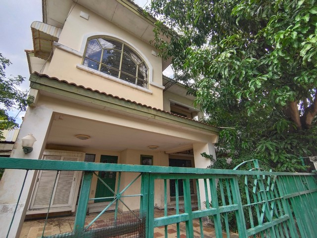 ขาย บ้านเดี่ยว ตามสภาพ หมู่บ้านปาริชาต พุทธมณฑลสาย4  50.7วา ราคา 3.5 ล้านบาทขายบ้านเดี่ยว หมู่บ้านปาริชาต ปิ่นเกล้า พุทธมณฑลสาย4เนื้อที่ 50.7 วา   3นอน  3น้ำ บ้านไม่ได้มีคนอยู่ ขายตามสภาพ เพื่อนำไปปรับปรุง อยู่เองหรือขายต่อได้ครับตำแหน่งโครงการถ. พุทธมณฑลสาย 4 ตำบล บางกระทึก อำเภอสามพราน นครปฐม 73210https://maps.app.goo.gl/PNTrUiQT15acPXzE8ราคาขาย  3.5 ล้านบาทสนใจนัดดู ต่อรองได้ ครับ#ติดต่อสอบถามที