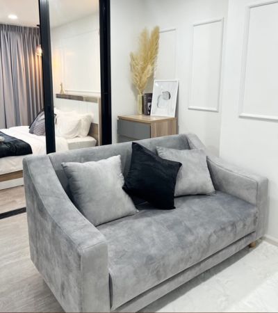 ติดต่อ หลิน 088 598 6998 Line ID: positive.agSale 1.7 ล้านบาท -ฟรีโอน-รุคส์คอนโด ทำเลดีมาก ย่านนิมมานใกล้ รพ.สวนดอก, คณะแพทย์ มช, 500 เมตรเดินทางใกล้ ไม่ต้องใช้รถ .ขนาดห้อง 33.24 ตรม.กั้นห้องเป็นสัดส่วน แบ่งการใช้งาน 4 สัดส่วน 1 ห้องนอน 1 ห้องน้ำ1 ห้องนั่งเล่น 1 ห้องครัวชั้น 8 ห้องเสร็จพร้อมอยู่ .อุปกรณ์ครบครัน พร้อมเข้าอยู่ (ฟรี)แอร์ทีวี 43 นิ้วตู้เย็น 2 ประตูเครื่องซักผ้า ไมโครเวฟเครื่องทำน้ำอุ่นช