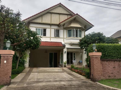 ขายบ้านเดี่ยว 2 ชั้น ม.ลัดดารมย์ วัชรพล-รัตนโกสินทร์ ที่ดิน 113.40 ตร.ว.  พื้นที่ใช้สอย 218 ตร.ม หน้าบ้านทิศใต้4 ห้องนอน  4 ห้องน้ำ 4 ที่จอดรถในบ้าน 1 ห้องแม่บ้าน เรือนรับรองอยู่ถนนเมนต้นโครงการ ถนนหน้ากว้างมากแอร์ 5 เครื่อง ประตูรั้วรีโมท ระบบสัญญาณกันขโมยMagneticและ Shock Sensorจัดสวนสวยมีต้นไม้ร่มเรื่อนโครงการน่าอยู่ สังคมคุณภาพราคาขาย 12,000,000 บาทโทรเลย: แคท 088-818-1859Line:chatwaroon-kathttp://line.me/ti/p/~chatwaroon-ka