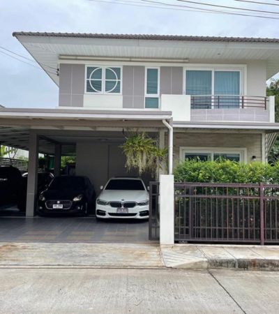 ติดต่อ หลิน 088 598 6998 Line ID : Positive.agราคา 7.9 ล้านบาทศุภาลัย เบลล่า เชียงใหม่ หางดง - Supalai Bella ChiangMai -ทำเลแยกบิ๊กชีแม่เหียะ บ้านเดี่ยว 2 ชั้น สนามหญ้าส่วนตัวกว้างใหญ่ที่สุดในหมู่บ้าน สามารถต่อเติมทำสระว่ายน้ำได้ ด้านข้างติดกับสวนหย่อมของหมู่บ้าน เงียบสงบ ปลอดภัย.พื้นที่ 89.91 ตรว. พื้นที่ใช้สอย 203 ตร.ม.แบบบ้านศุภฤทัย 4 ห้องนอน 3 ห้องน้ำ สนามหญ้าส่วนตัวจอดรถ 4-5 คัน.- ห้องนอนใหญ่ ต่อเติม Bui