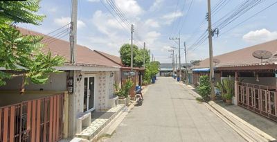 ขายบ้านทาวน์เฮ้าส์หมู่บ้านทองธารา บ้านโป่ง ราชบุรี ใกล้ขนส่งบ้านโป่งรีโนเวทใหม่ทั้งหลัง เนื้อที่ 23 ตารางวา 2 ห้องนอน  1 ห้องน้ำ 1 ห้องโถง, 1 ห้องครัว 1 ที่จอดรถหน้าบ้านโครงการทองธารา บ้านโป่ง ต.หนองกบ อ.บ้านโป่ง จ.ราชบุรี 70110ราคาเพียง 1,090,000บาทโทร 095-089-2688Line ID :mooprasitสถานที่ใกล้เคียง :ขนส่งบ้านโป่ง,กองกำกับการปฏิบัติการพิเศษ กองบังคับการสืบสวนสอบสวนตำรวจภูธรภาค 7,บิ๊กซี,โล