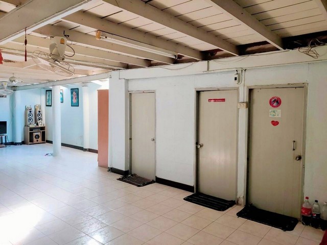 ขายบ้าน2ชั้น 2หลังติดกัน เปิดประตูเชื่อมเข้าหากันได้ หน้าวัดธรรมมงคล