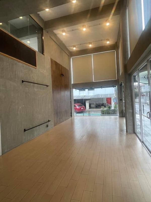 ตึกอาคารสำนักงานให้เช่า (ที่หัวมุม) *ซอยพระรามเก้า43