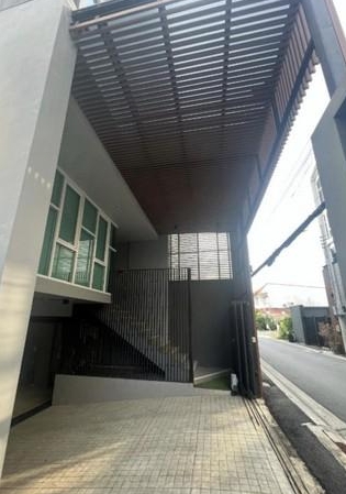 ขายโฮมออฟฟิศ 4 ชั้น โครงการ HOF สุขุมวิท 101/1 วชิรธรรมสาธิต 51 พื้นที่ใช้สอย 585 ตรม