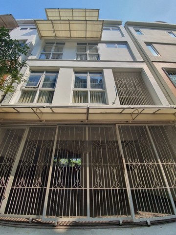 AHR82677 ให้เช่า บ้านทาวน์โฮมย่านอารีย์ สูง 4 ชั้น ใกล้ BTS อารีย์, ทางด่วนพระรามหก 3 ห้องนอน 5 ห้องน้ำ จอดรถได้ 2 คัน สนใจติดต่อ คุณจุ๋ม (Agent)098-5565514   ไลน์ ไอดี(Line ID) : thewitch-jj คลิกลิงค์ไลน์    https://line.me/ti/p/kf8IEqqIw6  AHR82677 ให้เช่า บ้านทาวน์โฮมย่านอารีย์ สูง 4 ชั้น ใกล้ BTS อารีย์, ทางด่วนพระรามหก 3 ห้องนอน 5 ห้องน้ำ จอดรถได้ 2 คัน บ้านทาวน์โฮมย่านอารีย์ สูง 4 ชั้น 3 ห้องนอน 5 ห้องน้ำ 1 ห้องครัว 1 ห้องรับแขก 1 ห้องร