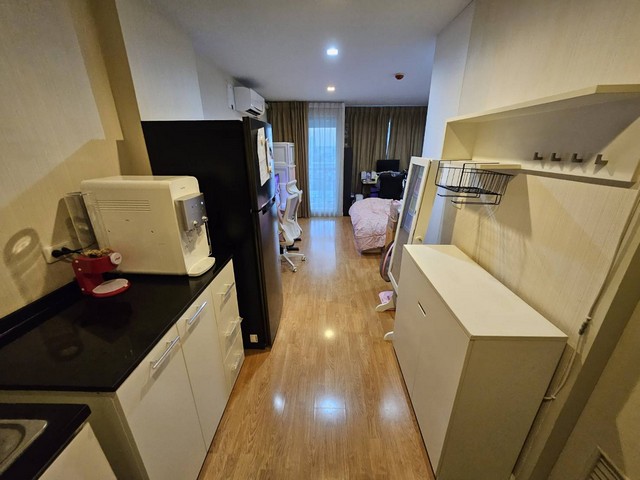 โครงการ : Casa Ratchada-Thapra (คาซ่า คอนโด รัชดา ท่าพระ)คอนโดมิเนียม@BTS ตลาดพลู ชั้น 8 ตึก B อาคาร 8 ชั้น (มีลิฟท์) มี 2 อาคาร พื้นที่ใช้สอยประมาณ 28.59 ตารางเมตร ห้องสตูดิโอ 1 ห้องน้ำที่ตั้ง : ถนนรัชดาภิเษก แขวงดาวคะนอง เขตธนบุรี กรุงเทพฯราคาขาย 1,699,000 บาท (ขาย ถูก ที่สุดในโครงการ)(ราคารวมเครื่องใช้ไฟฟ้าและเฟอร์นิเจอร์ตามมาตรฐานโครงการ เครื่องปรับอากาศ เครื่องซักผ้า ไมโครเวฟเครื่องทำ