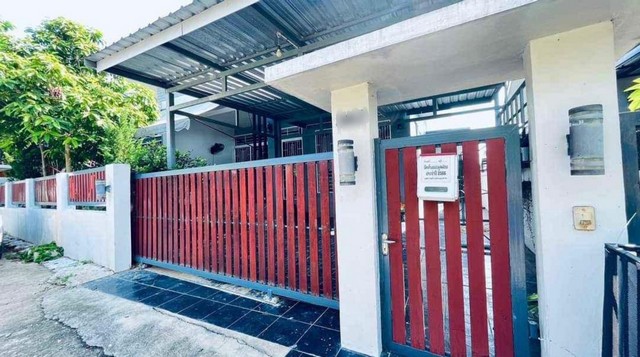 บ้านว่างให้เช่า พร้อมให้เข้าอยู่ สัญญารายปี  บ้านสไตล์ Modern Loft หลังม.แม่โจ้ ติดสวนนงนุช