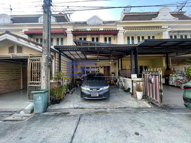 ทาวน์เฮ้าส์ ดิเอ็กซ์คลูซีฟ สวนหลวง ร.9 ซอยเฉลิมพระเกียรติ72 ประเวศ