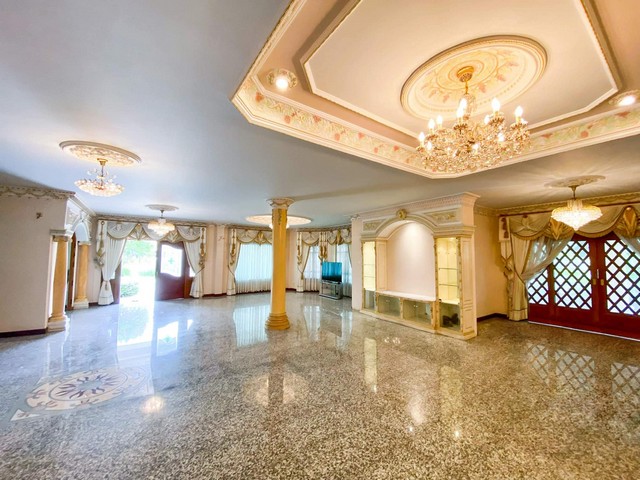 ให้เช่าบ้านเดี่ยว4ห้องนอน 220 ตร.ว. ใกล้สถานีรถไฟฟ้าสถานีรามอินทรา 3  ติดเซ็นทรัลรามอินทรา