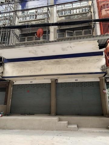 BH2660 ให้เช่าตึกแถว4ชั้น 2ห้องตีทะลุกัน ตึกอยู่หน้า BTS วัชรพล ทำเลดี 