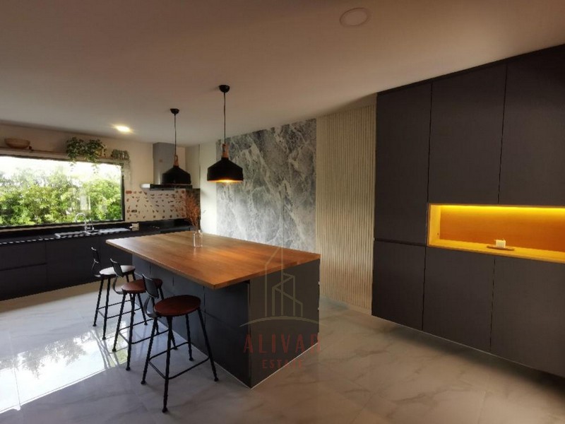 RH013224 ให้เช่าบ้าน KRAF Bangna by Altitude, BangnaRent : 95,000Lease :2 year contractLand size 49 sqw.living space 336 sq.m 6 bedroom 6 bathroom  1 walk in closet3 Storey. wide front :11.4 metres  Furnished, modern style. 9 air con units. Own green garden.Parking for 4 cars (2 off street, 2 in front)Near by; Mega BangnaSynphaet Theparak HospitalSikarin HospitalLotus Eastery Index Living MallMAP:https://maps.app.goo.gl/sEjEY2BrBeB5keou5Contact Call: 088-691-4246 Line: @alivar  click https://line.me/R/ti/p/@180acmsuEmail : alivarestate@gmail.com Wechat  : alivar2442บริษัท เอ ลิวาร์ เอสเตท จำกัด A LIVAR ESTATE CO.,LTDรับฝากขาย-เช่า อสังหาริมทรัพย์ 