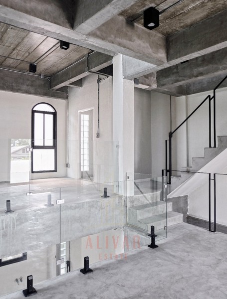 RH013124 ปล่อยเช่าเป็นอาคารพาณิชย์ 3.5ชั้น  home office รัชดา32