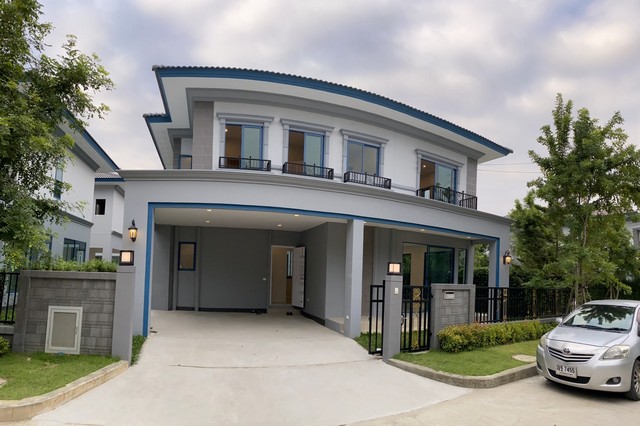 บ้านเดี่ยวหรูคุณภาพเยี่ยม บนถนนกาญจนาภิเษก บางแคใกล้ MRT หลักสองเพียง 2.5 กม.- แบบ 4 ห้องนอน, 4 ห้องน้ำ- บ้านเดี่ยว 2 ชั้น หลังมุม- ขนาดที่ดิน 55.8 ตรว.- หน้าบ้านหันทิศใต้ ทิศเฮงรับทรัพย์- ราคา 9.8 ล้านบาท- ใกล้ MRT หลักสอง- ใกล้ The Mall บางแค, Seacon บางแค, Makro, Lotus**********************************ติดต่อ: เอื้อ 092-328-7914Line ID: aeroaur**********************************#แกรนดิโอบางแค #GrandioBangkae #บ้านหรู#บ้านเดี่ยวใกล้รถไฟฟ้า #บ้านใกล้รถไฟฟ้า #บ้านใกล้MRTฝั่