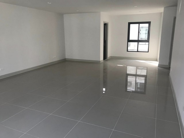 ให้เช่า Home office 4 ชั้น พื้นที่ใช้สอบ 282 ตรม  6 ที่จอดรถ โครงการ Days วัชรพล-รามอินทรา