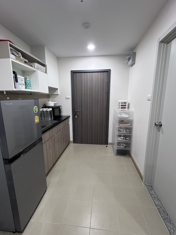 BH2679 ให้เช่าคอนโดศุภาลัย เวอเรนด้ารามคำแหง วิวดี ชั้นสูง ติดMRTสายสีส้ม เพียง 0 เมตร พร้อม Community Mall ในโครงการมีท็อปซุปเปอร์มาร์เก็ตAgent Postcontact : คุณบัว Bua Agent 0936464597, 0826914598Line : Bua093ค่าเช่า 11,000 บาท/เดือนBH2679  ห้องขนาด 28.5 ตร.ม. , ชั้น 23, ตึกC สูง27ชั้น เฟอร์ครบ แดดไม่ร้อน ระเบียงไม่ติดใครเครื่องใช้ไฟฟ้า    + โทรทัศน์ + เครื่องปรับอากาศ   + ตู้เย็น + ไมโครเวฟ   + เครื่องปรับอากาศ + เครื่องทำน้ำอุ่น   + เครื่อ