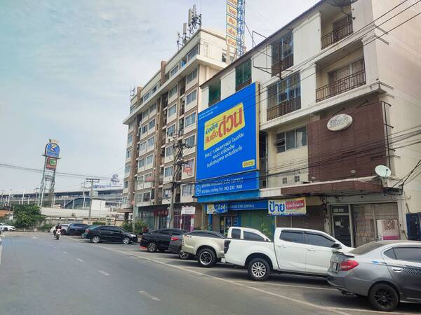 ขาย อาคารพาณิชย์ 4.5 ชั้น อยู่ในตลาดบางใหญ่ซิตี้ ห่างถนนกาญจนาภิเษก 150 เมตร ตั้งอยู่หน้าโครงการ