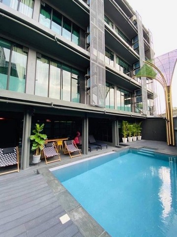 BS110 ขายกิจการโรงแรม 5ชั้น  2 อาคาร ราชปรารภ15 ประตูน้ำ ราชเทวี  ใกล้ Central Worldสนใจติดต่อ : คุณสราวุฒิ Tel. 0994108945 Line : ballwuth ราคาขาย 250ล้านขายกิจการโรงแรม 2 อาคาร ห้องพัก 68 ห้อง และ โฮสเทล 78 เตียง มีใบประกอบกิจการโรงแรม และ โฉนด ย่านราชปรารภ15 (ประตูน้ำ)กิจการโรงแรม 2 อาคาร สถานที่ใกล้เคียง- เป็นจุดตัดของรถไฟฟ้า 3 สาย- ใกล้ BTS ราชเทวี- ใกล้ Airport Link ราชปรารภ- ใกล้ห้าง Central World- ใกล้ห้าง Platinum ประตูน้ำเร