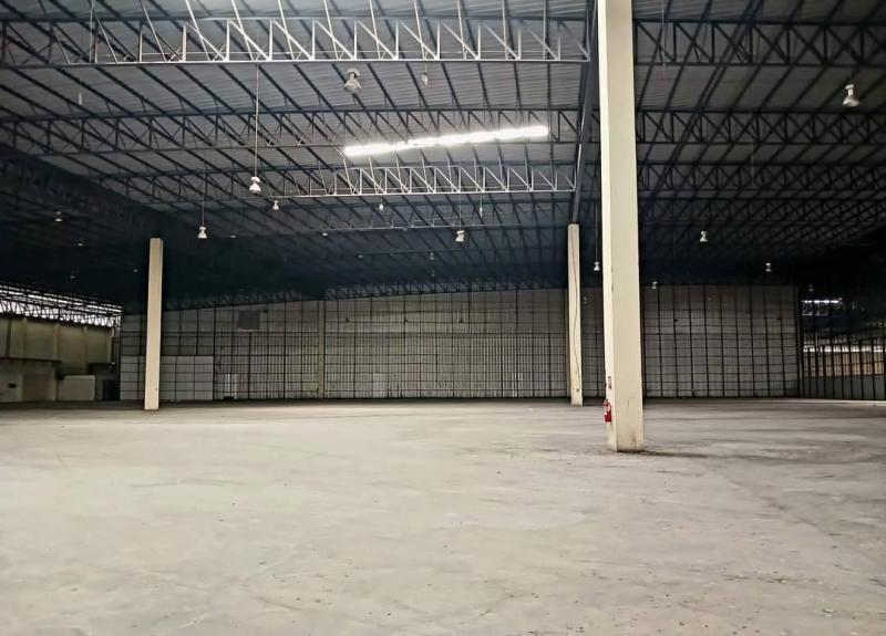 ให้เช่าคลังสินค้า 14,000 ตร.ม. ย่านบางปะกง ฉะเชิงเทราแบ่งเช่าได้ พื้นที่โกดังรับน้ำหนักได้ 3 ตัน ต่อ ตร.ม.