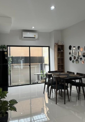 ให้เช่า ทาวน์โฮม 3 ชั้น บ้านกลางเมือง พระราม 9 กรุงเทพกรีฑา ตัดใหม่ ใกล้แอร์พอร์ทลิ้งก์