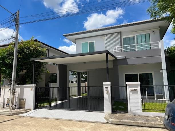 ขายต่ำกว่าราคาประเมิน ขาย 5.5 ล้าน สีวลี มีโชค สันผีเสื้อ อำเภอเมือง ทำเลดี ติดถนนใหญ่ เฟอร์นิเจอร์ครบ หิ้วกระเป๋าเข้าอยู่ได้เลยค่ะ