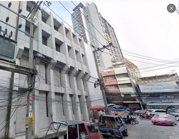 ขายหรือให้เช่าอาคารพานิชย์หลังมุม 4 คูหา  ปรีดีย์พนมยงค์  ใกล้รถไฟฟ้า BTS สถานีพระโขนง  สุขุมวิท71