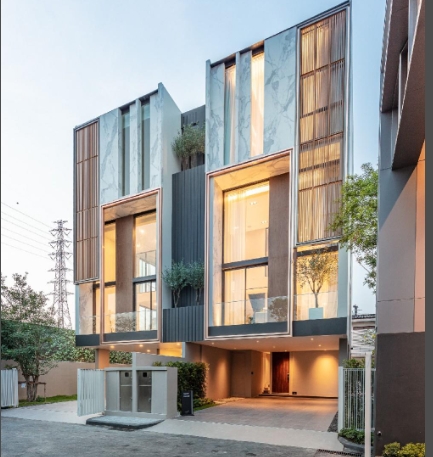 ขายบ้านหรู โครงการ NOVEL รัชดา ลาดพร้าว 18  มี3 ห้องนอน 5 ห้องน้ำ