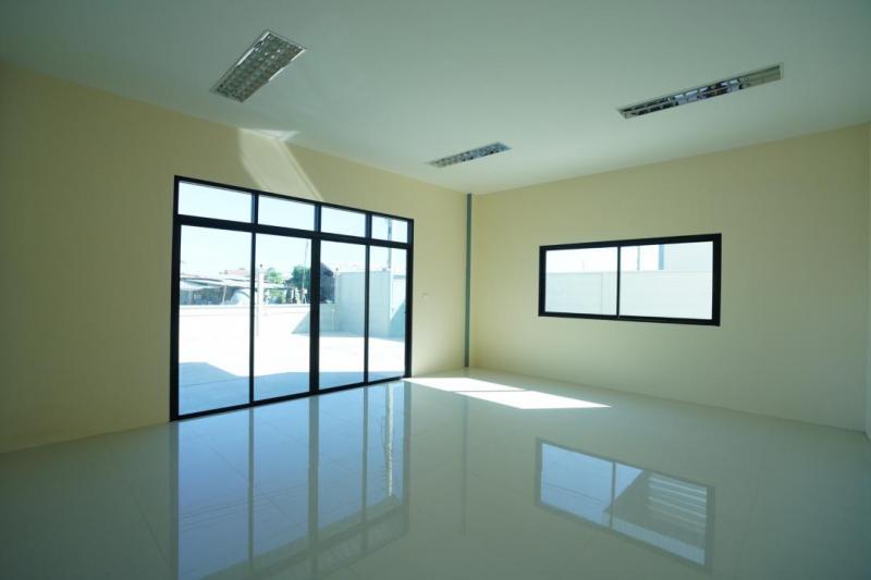 ให้เช่าโรงงาน พื้นที่ 750 ตรม.พร้อมสำนักงาน ย่านแพรกษาใหม่