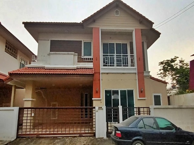 รายละเอียดเพิ่มเติมCode ID : PAP-ZB_103ราคาขาย         4,700,000 บาท- ขนาดพื้นที่ :  54.40 ตร.ว- พื้นที่ใช้สอย :   180 ตร.ม- จำนวนห้อง : - ห้องนอน - ห้องน้ำ- ที่จอดรถ :   1-2 คัน- บ้านเดี่ยว :       2 ชั้น- บ้านเดี่ยวหันทางทิศ : -พิกัดทรัพย์ :    https://maps.app.goo.gl/hohwuePnRUYFtmii7สถานที่ใกล้เคียง- ใกล้ตลาดนายใหญ่- ใกล้แม็คโคร เลียบคลองสอง (ซาฟารีเวิลด์)- ใกล้โลตัส เลียบคลองสอง (ซาฟารีเวิลด์)- ใกล้โรงเรียนวัดคู้บอนสอบถามเพิ่มเติม/นัดชม�