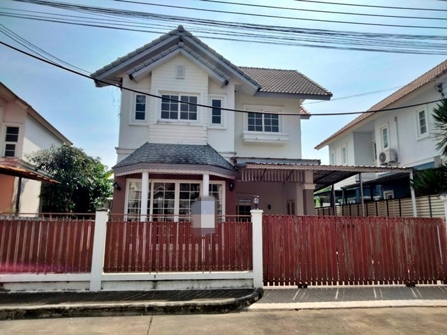 รายละเอียดเพิ่มเติมCode ID : PAP-7-0307ราคาขาย         4,510,000  บาท- ขนาดพื้นที่ :  51.50 ตร.ว- พื้นที่ใช้สอย :   154.80 ตร.ม- จำนวนห้อง : - ห้องนอน - ห้องน้ำ- ที่จอดรถ :   1-2 คัน- บ้านแฝด :       2 ชั้น- บ้านแฝดหันทางทิศ : -พิกัดทรัพย์ :     https://maps.app.goo.gl/UKv2oZNDUxjH5EgH9สถานที่ใกล้เคียง- ใกล้ตลาดวงศกร- ใกล้แม็คโคร ฟู้ดเซอร์วิส ตลาดวงศกร- ใกล้สายไหม อเวนิว- ใกล้ตลาดสดเคหะออเงินสอบถามเพิ่มเติม/นัดชมโทร. 097-419-5982(พลอย)โทร. 096-932-4624(ออมสิน)Line : @