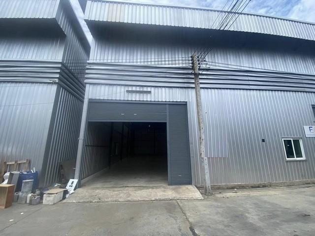 ให้เช่าโกดังเก็บสินค้า พื้นที่ 300 ตารางเมตร พร้อมออฟฟิศ ถนนเทพารักษ์ กม.11ราคาเช่า 38,000 บาท / เดือน ( สัญญาขั้นต่ำ 1 ปี ประกัน 2 เดือน ล่วงหน้า 1 เดือน )ที่ตั้ง หมู่ 4 ถนนเทพารักษ์ กม.11 ตำบลบางพลีใหญ่ อำเภอบางพลี สมุทรปราการ 10540ติดต่อ : คุณภัสพงณ์ 063-409-8164Line : deedaa23พื้นที่ใช้สอย 300 ตารางเมตร กว้าง 15 ลึก 20 สูง 8 เมตรราคานี้ไม่รวมภาษีหักณที่จ่ายภาษีที่ดินและสิ่งปลูกสร้างพื้นรับน้ำหนั�