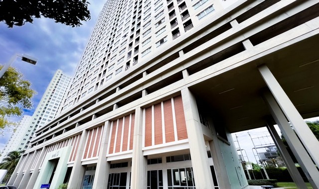   รายละเอียดเพิ่มเติม Code ID : PKK05-00913  ราคาขาย  1,675,170 บาท- พื้นที่ใช้สอย :   26.59 ตร.ม.- จำนวนห้อง :   1 ห้องนอน 1 ห้องน้ำ - ชั้นที่ : 16- อาคาร  :  C  พิกัดทรัพย์ : https://maps.app.goo.gl/9Juod9xCatfVZBMs8    สถานที่ใกล้เคียง- ใกล้โลตัส โก เฟรช นาเกลือ 16 พัทยา- ใกล้ท็อปส์ เดลี่/Tops daily - ใกล้โลตัส โก เฟรช นาเกลือ 16- ใกล้ พัทยา  โลตัส พัทยาเหนือ   สอบถามเพิ่มเติม/นัดชมโทร. 097-419-5982(พลอย)โทร. 096-932-4624(ออมสิน)Line : @panaya (มี@ด้านหน้า)ปรึกษาสินเชื่อฟรี On