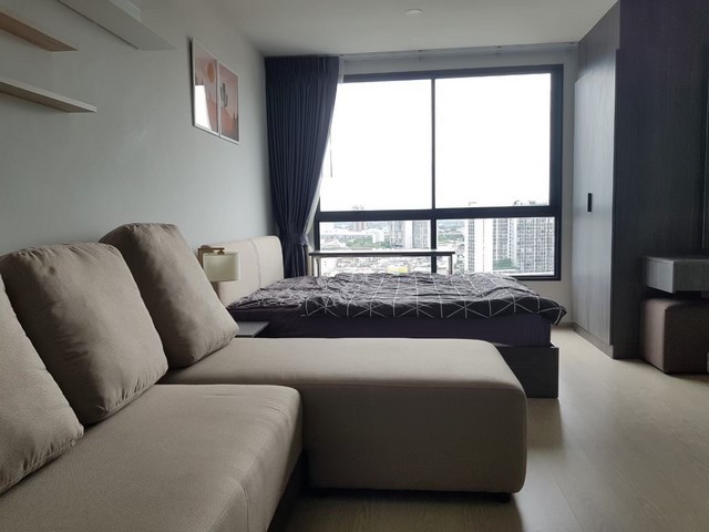 Elio DelNest, beautiful view, clean, safe, 19th floor, BTS Udomsuk.***Service for selling/renting houses, condos and giving advice. If interested, contact at any time***Interested in additional details or pictures or making an appointment to see the room?Contact Ekachai (Aui)T. 089-799-5598Line ID: @auiauiaui001 (add @ in front)Room type: 1 bedroom, 1 bathroomSize 26.5 sq m., 19th floor, Building Bdetails-------------------------------------------------- ------------Rental price: 11,000 baht/month-------------------------------------------------- ------------*Facilities worth using- Meeting room- Swimming pool size 50 x 14 meters- 360 degree fitness- Co-Working Space- Play Room-------------------------------------------------- ------------*Nearby important places (Based on information from Google Map)- One Udomsuk : 600 m.- 101 The Third Place : 1.0 km.- Central Bangna: 3.5 km.- St.Andrews International School: 2.9 km.- Green Line Udomsuk Station: 700 m.--------------------------------