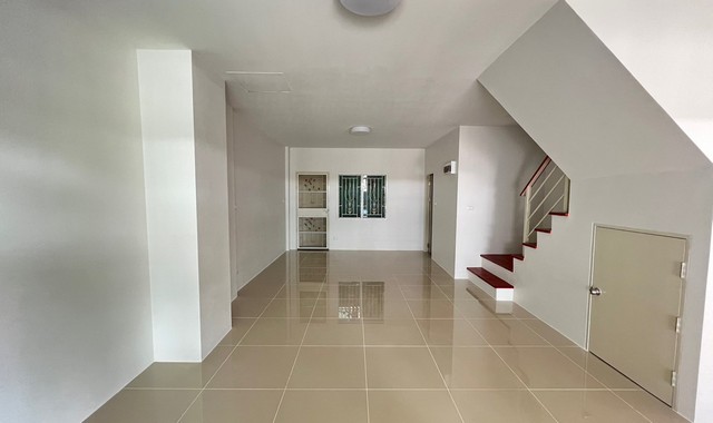 ขายทาวน์เฮ้าส์โครงการ พรีซีโอ 4 เมืองชลบุรี จังหวัดชลบุรี PKK03-01010