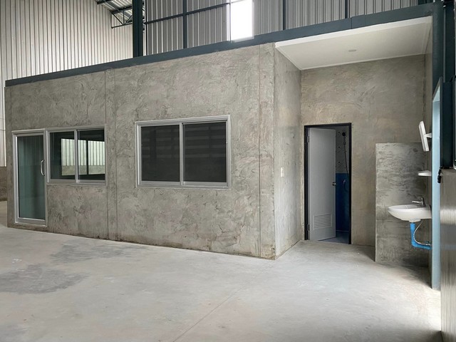 WAN422โกดังให้เช่าพึ่งสร้างเสร็จใหม่280 ตารางเมตร ถนนบ้านสวน-เศรษฐกิจ 30 ชลบุรี