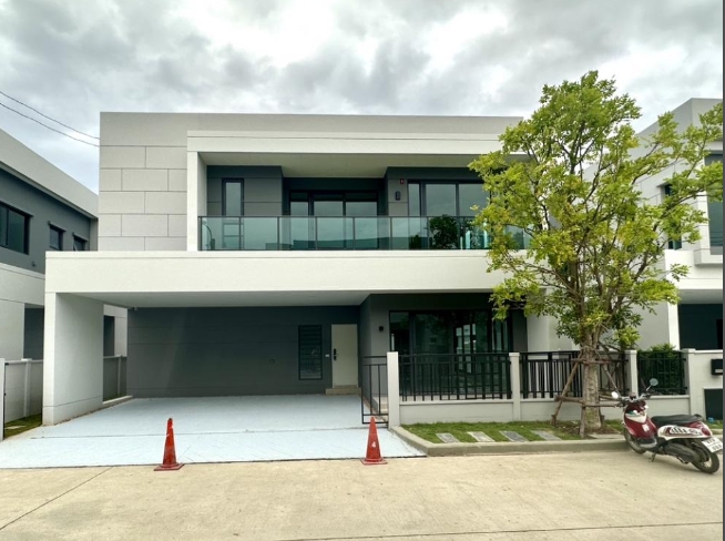 ขาย บ้านเดี่ยว เซนโทร บางนา เนื้อที่ 54.4 ตรว มี 4ห้องนอน 4ห้องน้ำ โครงการใหม่ใกล้ Mega Bangna