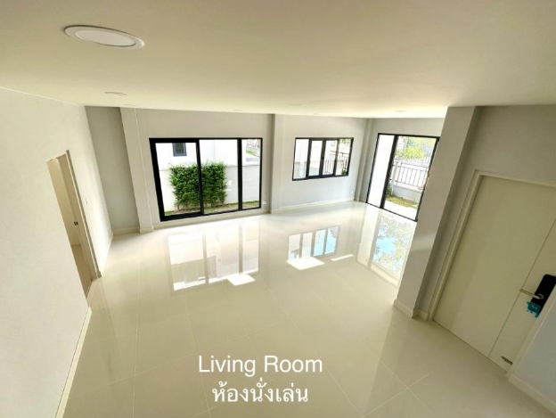 ขาย บ้านเดี่ยว เซนโทร บางนา เนื้อที่ 54.4 ตรว มี 4ห้องนอน 4ห้องน้ำ โครงการใหม่ใกล้ Mega Bangna