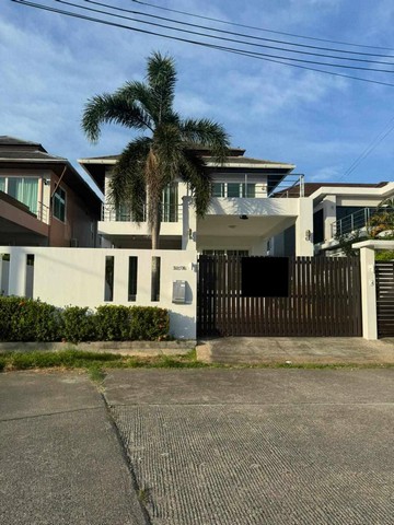 #HR036 For Rent : Kathu, 2-Storey House, 3 bedrooms 3 bathroomsProject Area : Kathu PhuketPlot Size :  288 sqm.Usability area : 200 sqm.Bedroom : 3 Bathroom : 3Storey : 2Furniture : Fully FurnishedParking : 2*Can raise small animalsNearby place- 2 minutes to Kathu Fresh Market- 5 minutes to Kathu Phuket Shooting Stadium- 17 minutes to Central Phuket Festival  Remark:1. PEA monthly bill2. Water is government price 60,000 baht/month for yearly contract.-----------------------------------------------------------#HR036 สำหรับเช่า : บ้าน 2 ชั้น ทำเลกะทู้ 3 ห้องนอน 3 ห้องนอนโครงการ : กะทู้ ภูเก็ตขนาดที่ดิน : 288 ตรม.พื้นที่ใช้สอย : 200 ตรม.ห้องนอน : 3ห้องน้ำ : 3ชั้น : 2เฟอร์นิเจอร์ : ตกแต่งพร้อมอยู่ที่จอดรถ : 2*เ