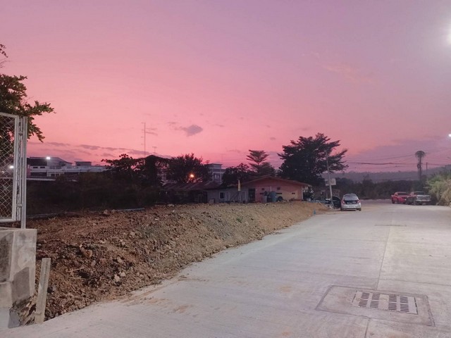 ขายที่ดิน  209 ตร.วา  4 โฉนด ขายรวม ไม่แบ่งขาย ใกล้สถานีขนส่ง อยุ่ในเมืองอุทัยธานี    ZK244